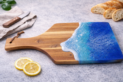 Ocean Resin Servierbrett aus Akazienholz | Handgemachtes Schneidebrett | Coastal Home Decor | Geschenk für die Küche | Unikat | Epoxidharz